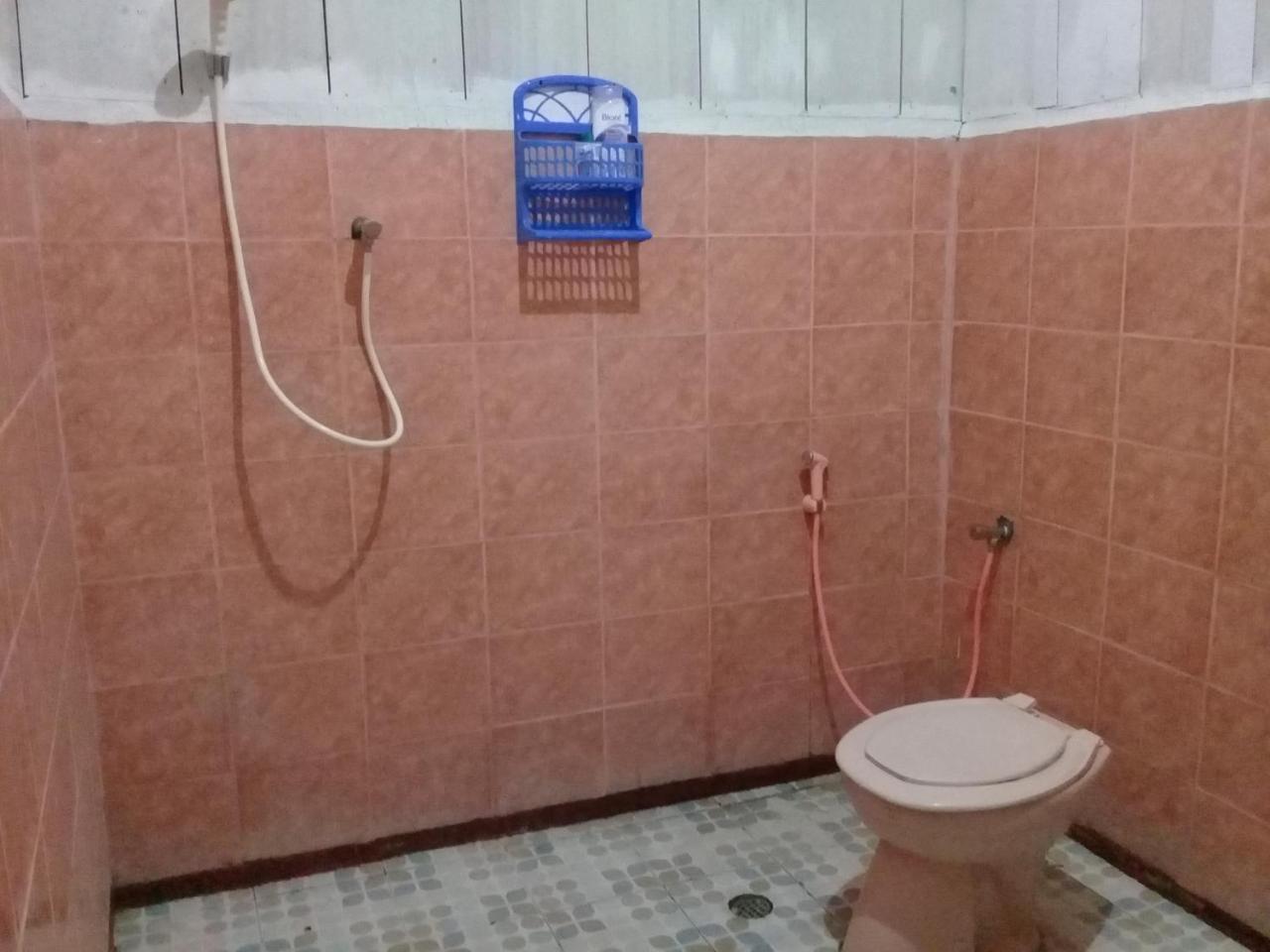 Nusa Nalan Beach Resort Rumah Olat Ngoại thất bức ảnh