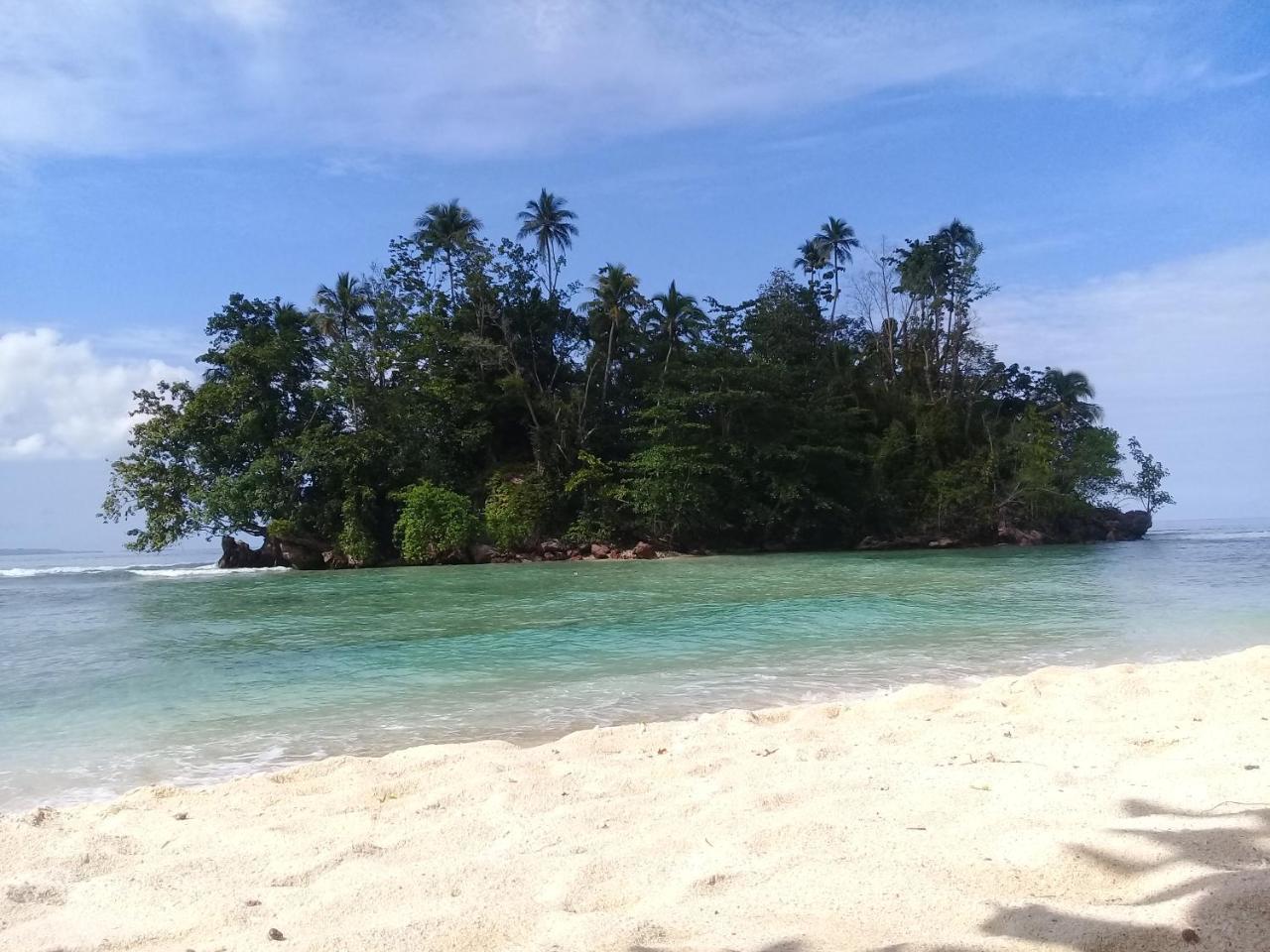 Nusa Nalan Beach Resort Rumah Olat Ngoại thất bức ảnh