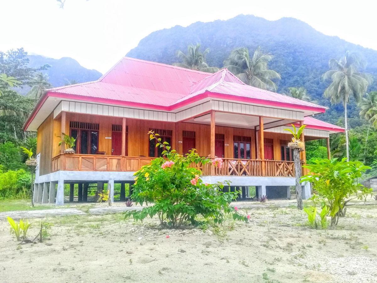 Nusa Nalan Beach Resort Rumah Olat Ngoại thất bức ảnh
